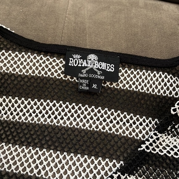 ROYAL BONES Long Sleeved Fishnet Shirt - Picture 2 of 4